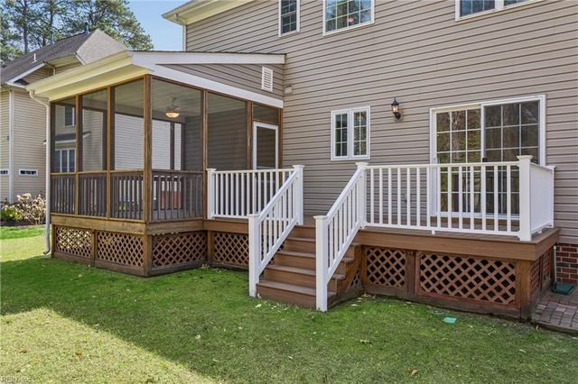 208 Tabb LN, Yorktown, VA 23693