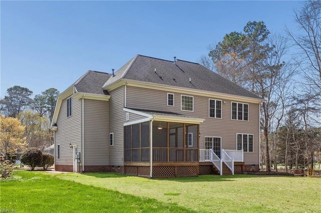 208 Tabb LN, Yorktown, VA 23693