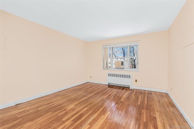 6 Dehaven Drive 2E, Yonkers, NY 10703