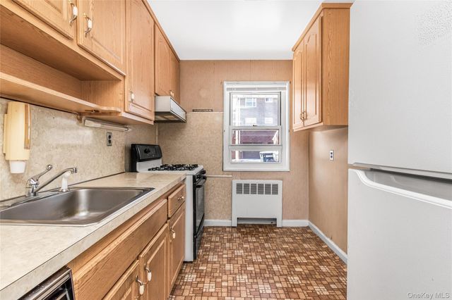 6 Dehaven Drive 2E, Yonkers, NY 10703