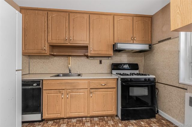 6 Dehaven Drive 2E, Yonkers, NY 10703