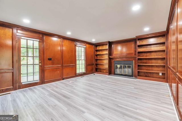 1448 Red Fox Run SW, Lilburn, GA 30047