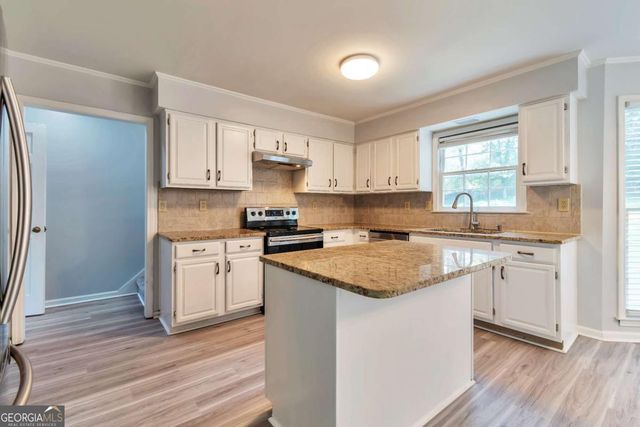 1448 Red Fox Run SW, Lilburn, GA 30047