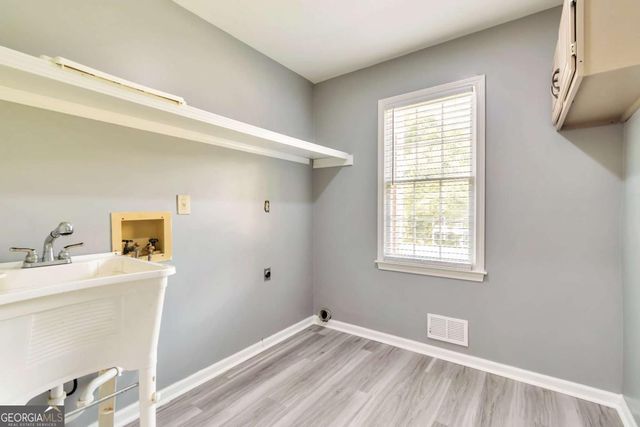 1448 Red Fox Run SW, Lilburn, GA 30047