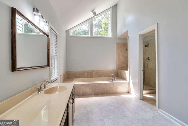 1448 Red Fox Run SW, Lilburn, GA 30047