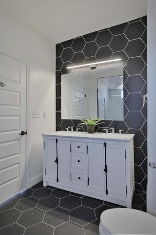 496 Linwood Avenue, Columbus, OH 43205