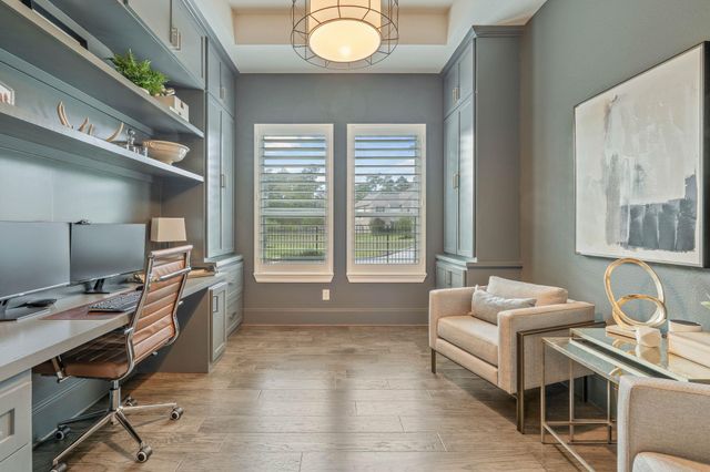 122 N Winter Sunrise Circle, The Woodlands, TX 77375