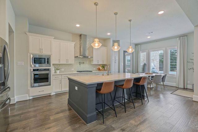 122 N Winter Sunrise Circle, The Woodlands, TX 77375