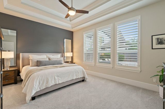 122 N Winter Sunrise Circle, The Woodlands, TX 77375