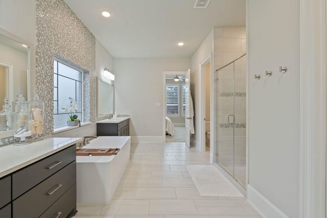 122 N Winter Sunrise Circle, The Woodlands, TX 77375