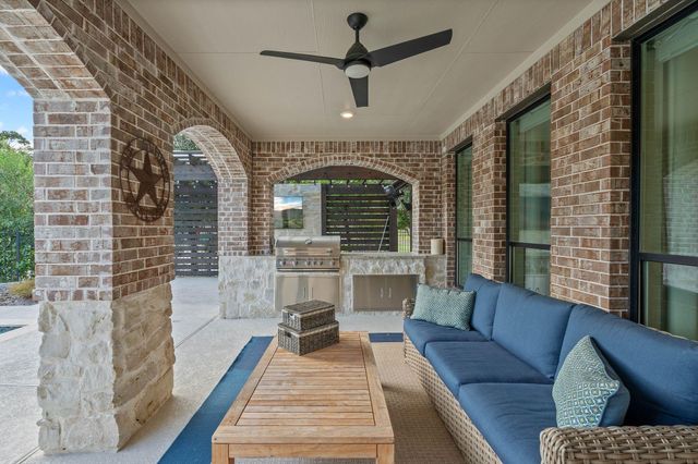 122 N Winter Sunrise Circle, The Woodlands, TX 77375