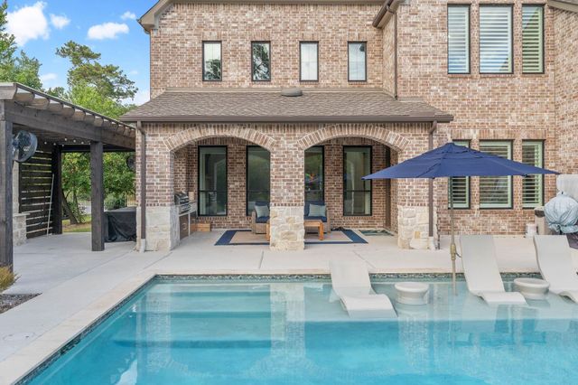 122 N Winter Sunrise Circle, The Woodlands, TX 77375