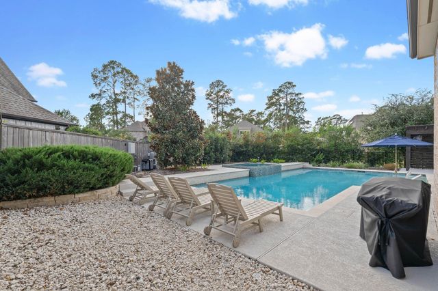 122 N Winter Sunrise Circle, The Woodlands, TX 77375