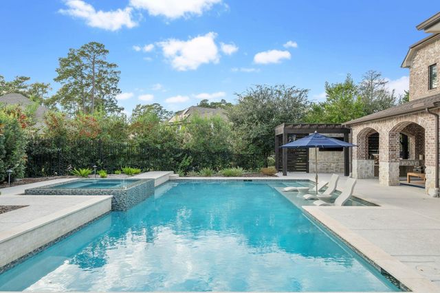 122 N Winter Sunrise Circle, The Woodlands, TX 77375