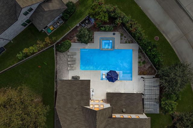 122 N Winter Sunrise Circle, The Woodlands, TX 77375