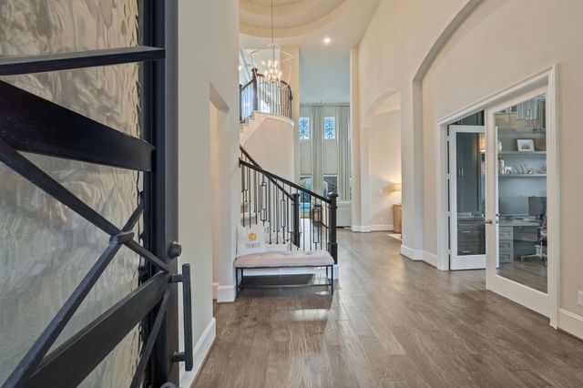 122 N Winter Sunrise Circle, The Woodlands, TX 77375