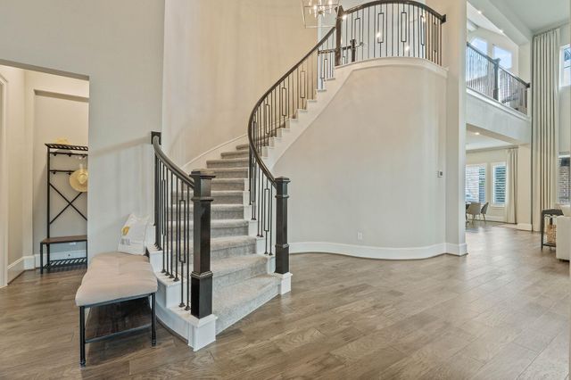 122 N Winter Sunrise Circle, The Woodlands, TX 77375