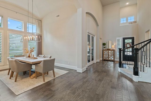 122 N Winter Sunrise Circle, The Woodlands, TX 77375