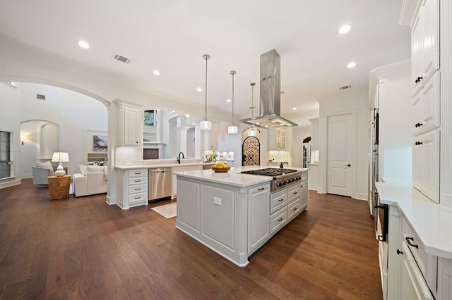 5715 Meadow Crest Drive, Dallas, TX 75230