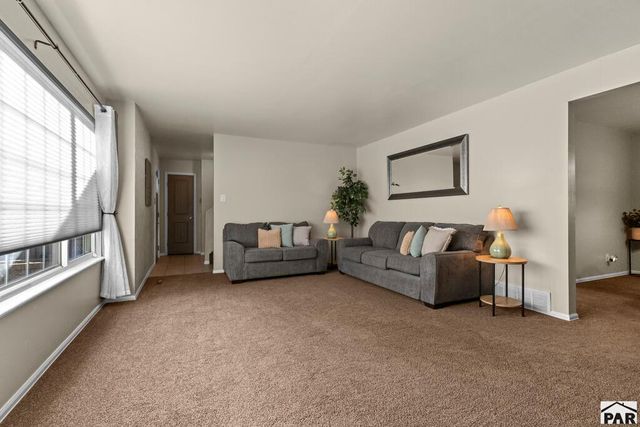 3 Hastings Dr, Pueblo, CO 81001