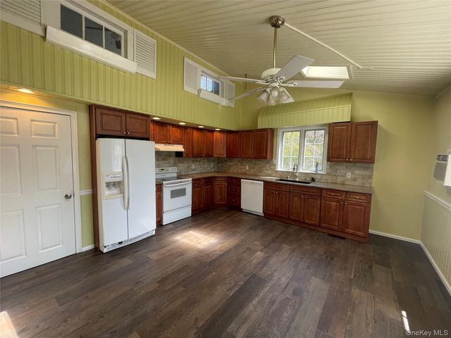 496 North Country Road, Saint James, NY 11780