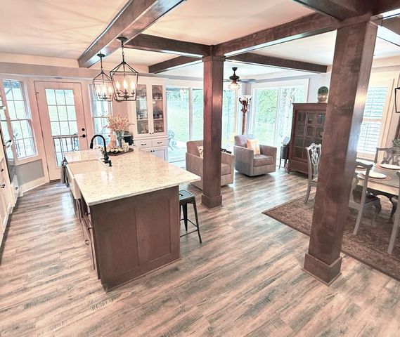 420 Lakeshore Dr, Lexington, TN 38351