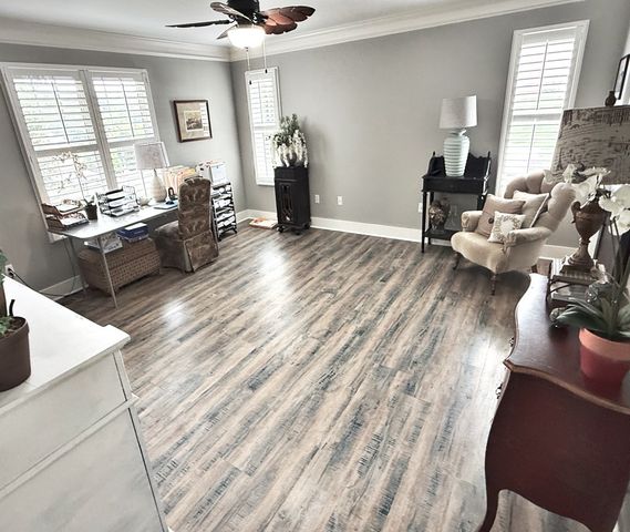 420 Lakeshore Dr, Lexington, TN 38351