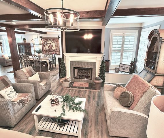 420 Lakeshore Dr, Lexington, TN 38351