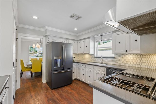 2813 Dow Circle, Deer Park, TX 77536