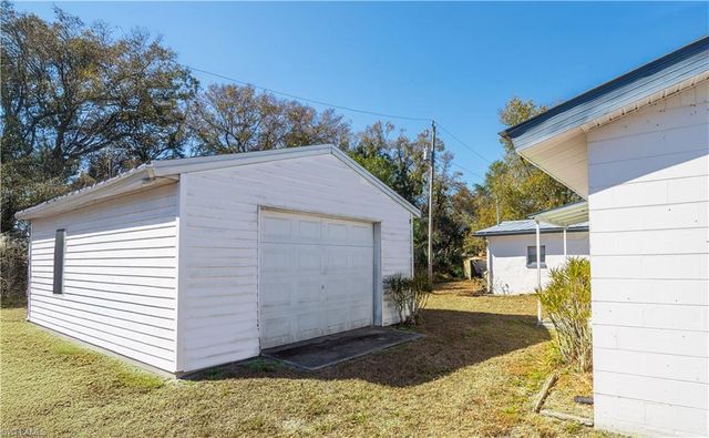 3732 Richard RD, North Fort Myers, FL 33903