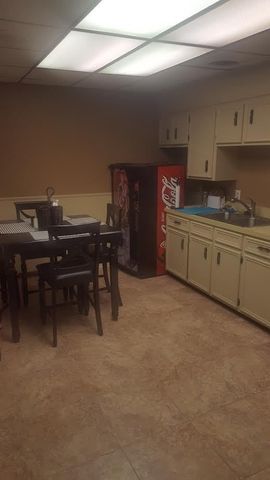 2481 S Danville Drive B, Abilene, TX 79605