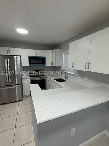 1261 SE 27th St 101, Homestead, FL 33035