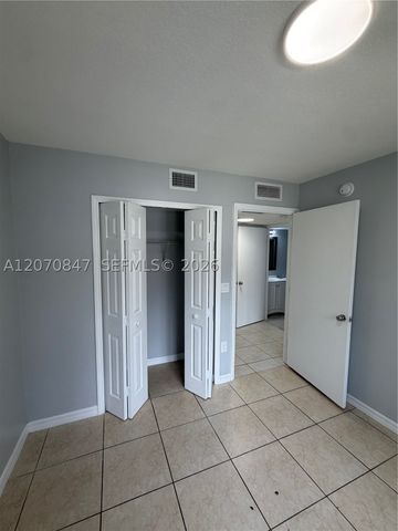 1261 SE 27th St 101, Homestead, FL 33035