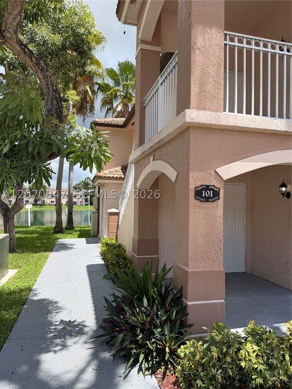 1261 SE 27th St 101, Homestead, FL 33035