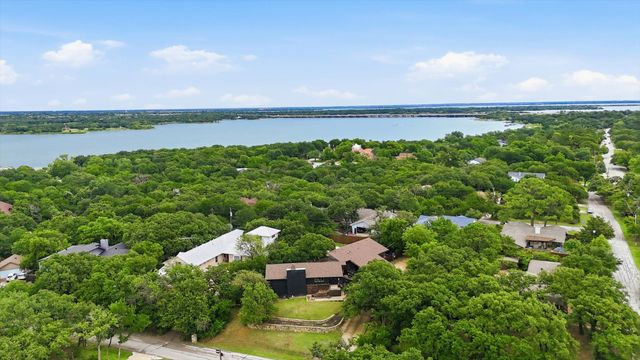 104 Highland Lake Drive, Highland Village, TX 75077