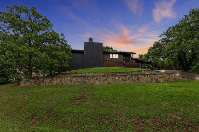 104 Highland Lake Drive, Highland Village, TX 75077