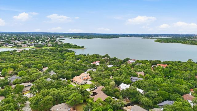 104 Highland Lake Drive, Highland Village, TX 75077