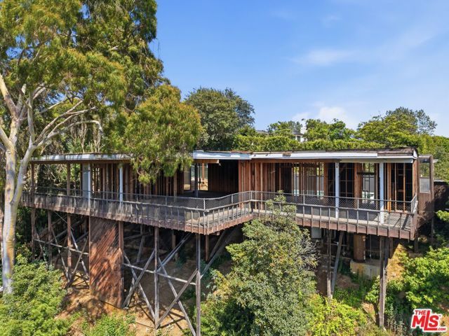 1545 Umeo Road, Los Angeles, CA 90272