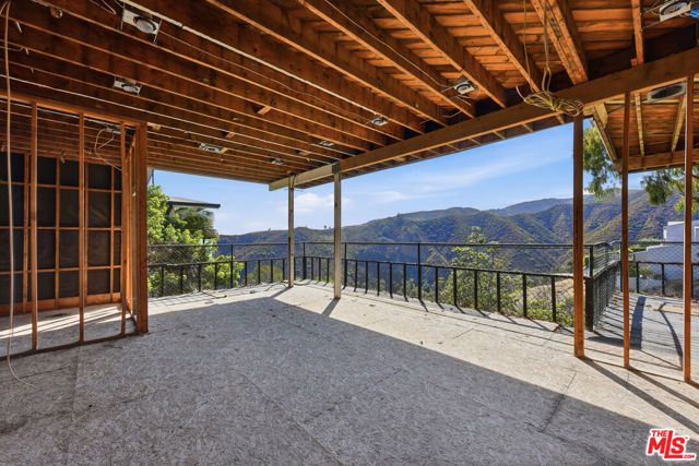 1545 Umeo Road, Los Angeles, CA 90272