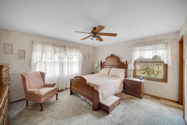 660 N 700 W, Hobart, IN 46342