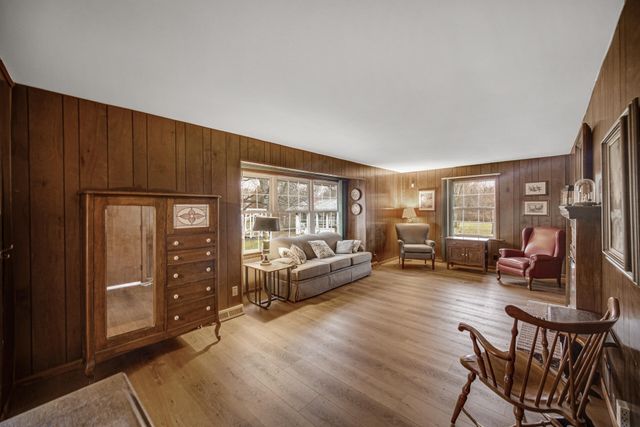 660 N 700 W, Hobart, IN 46342