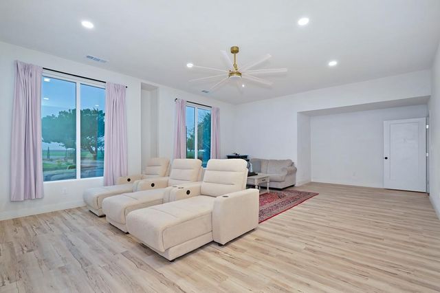 7011 Kemper Rd, Modesto, CA 95357