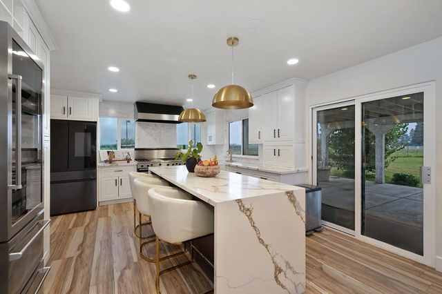 7011 Kemper Rd, Modesto, CA 95357