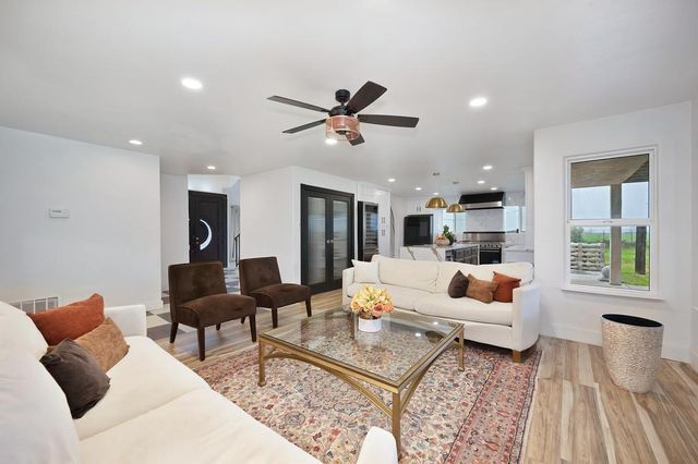 7011 Kemper Rd, Modesto, CA 95357