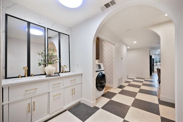 7011 Kemper Rd, Modesto, CA 95357