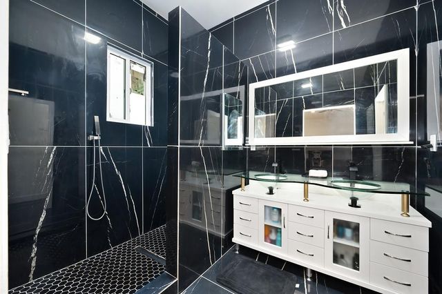 7011 Kemper Rd, Modesto, CA 95357