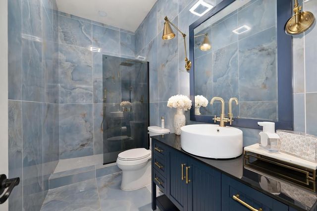 7011 Kemper Rd, Modesto, CA 95357