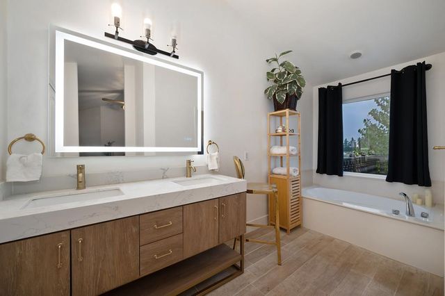 7011 Kemper Rd, Modesto, CA 95357