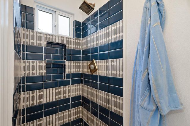 7011 Kemper Rd, Modesto, CA 95357