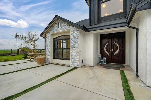 7011 Kemper Rd, Modesto, CA 95357